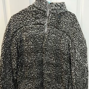 woman’s large grey sherpa quarter zip
